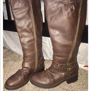 Women’s brown boots
